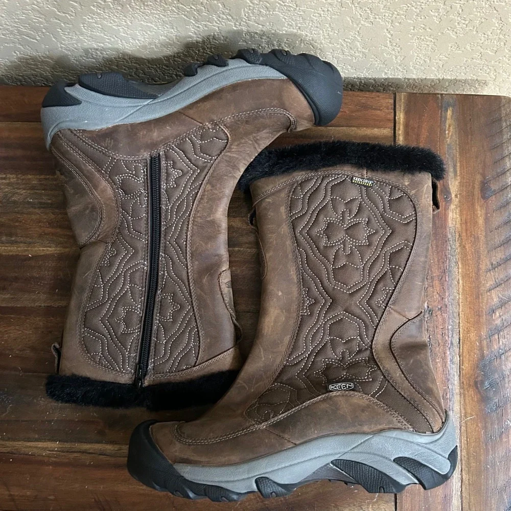 KEEN Bern Baby Bern II Tall Waterproof Boots Womens 9.5 Brown 200g Insulated